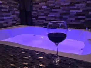 Jacuzzi lights wine