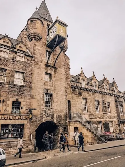 Royal mile walking tour - mercat tours edinburgh