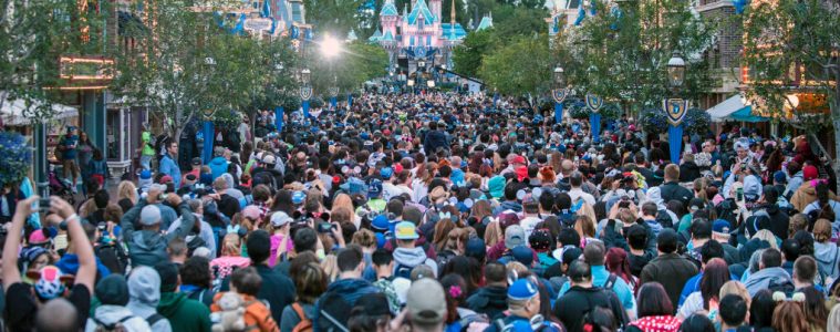 Disneyland crowds