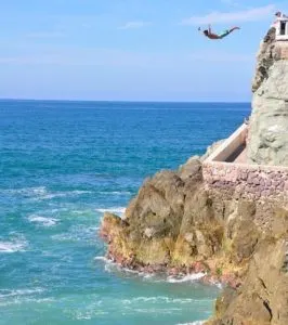 Cliff divers mazatlan