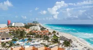 2500 Cancun Hotels and Restaurants Prepare For Tourists With Health Certification