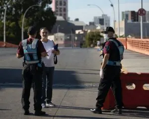 Police force controls quarantine in Buenos Aires