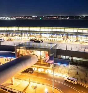 jfk airport at night