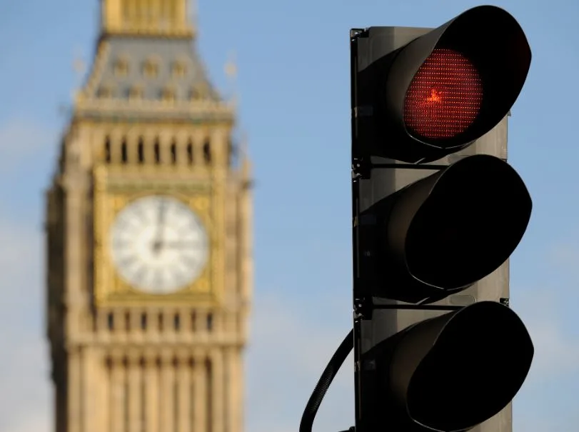 big ben red light london