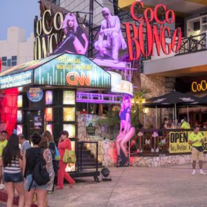 Cancun,,Mexico,-,January,22,,2015:,Coco,Bongo,Is,A