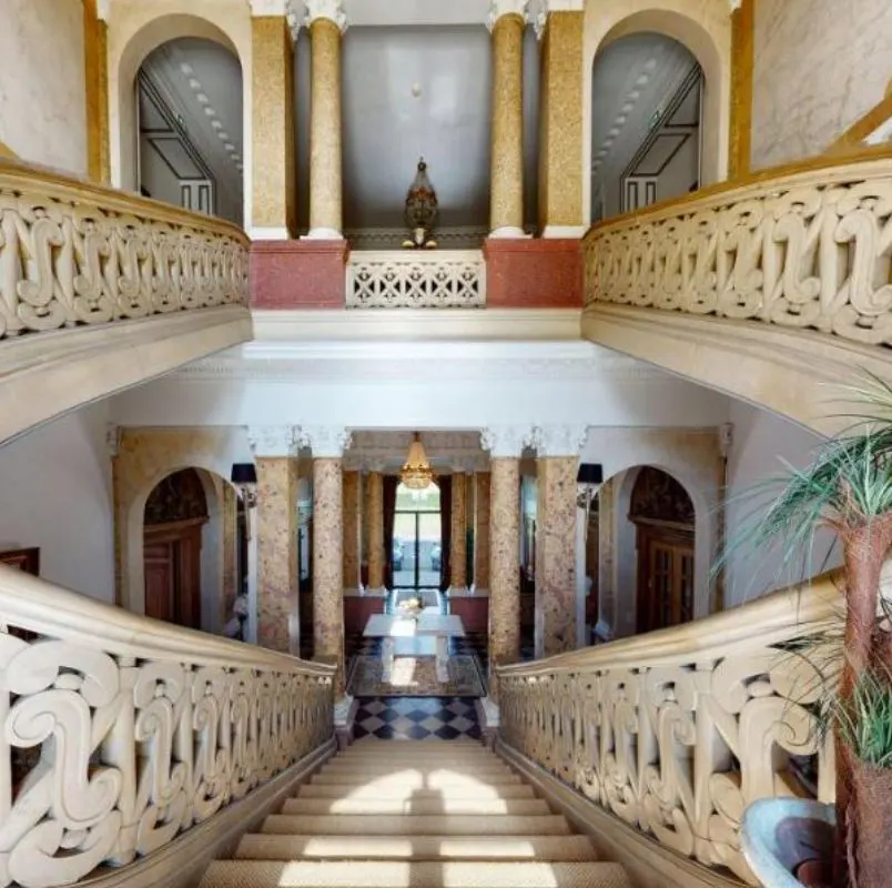 Ch&acirc;teau de Tress&eacute; Rest & Forest Spa staircase
