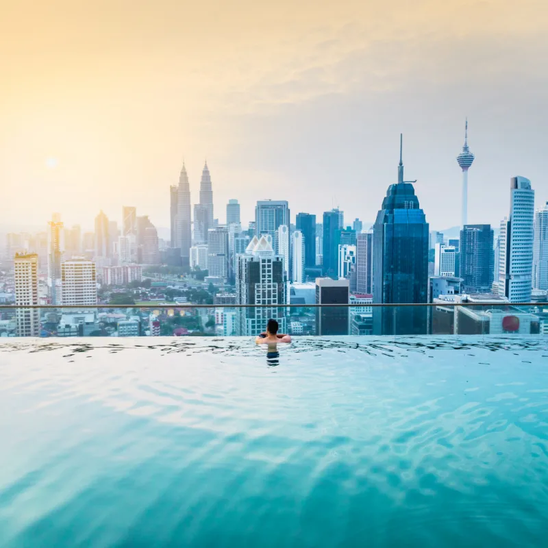 吉隆坡屋顶无边泳池