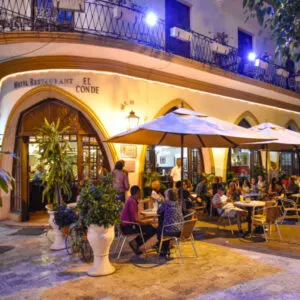 SANTO DOMINGO, DOMINICAN REPUBLIC restaurant and outside dining