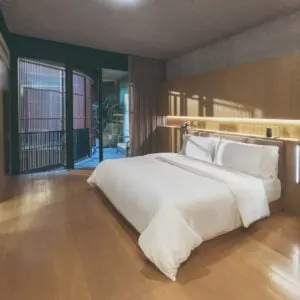 Volga room with bed (1)