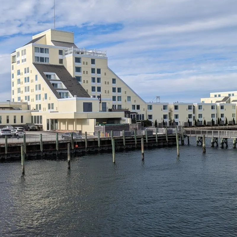 newport island resort on goat island