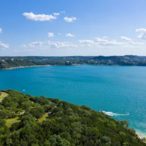 Blue waters of Canyon Lake
