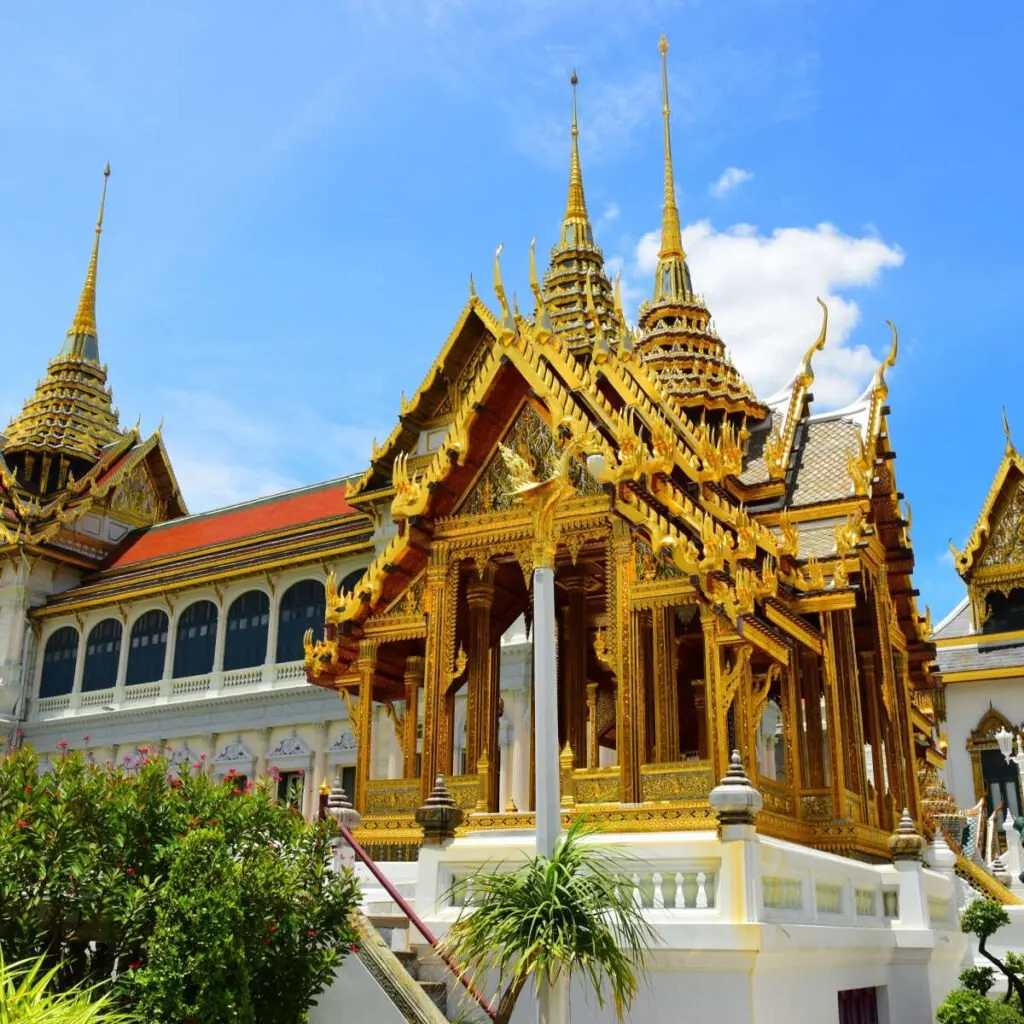 Royal grand palace landmark in Bangkok, Thailand (1)