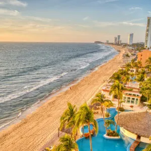 Beachside-resort-pool-in-Mazatlan