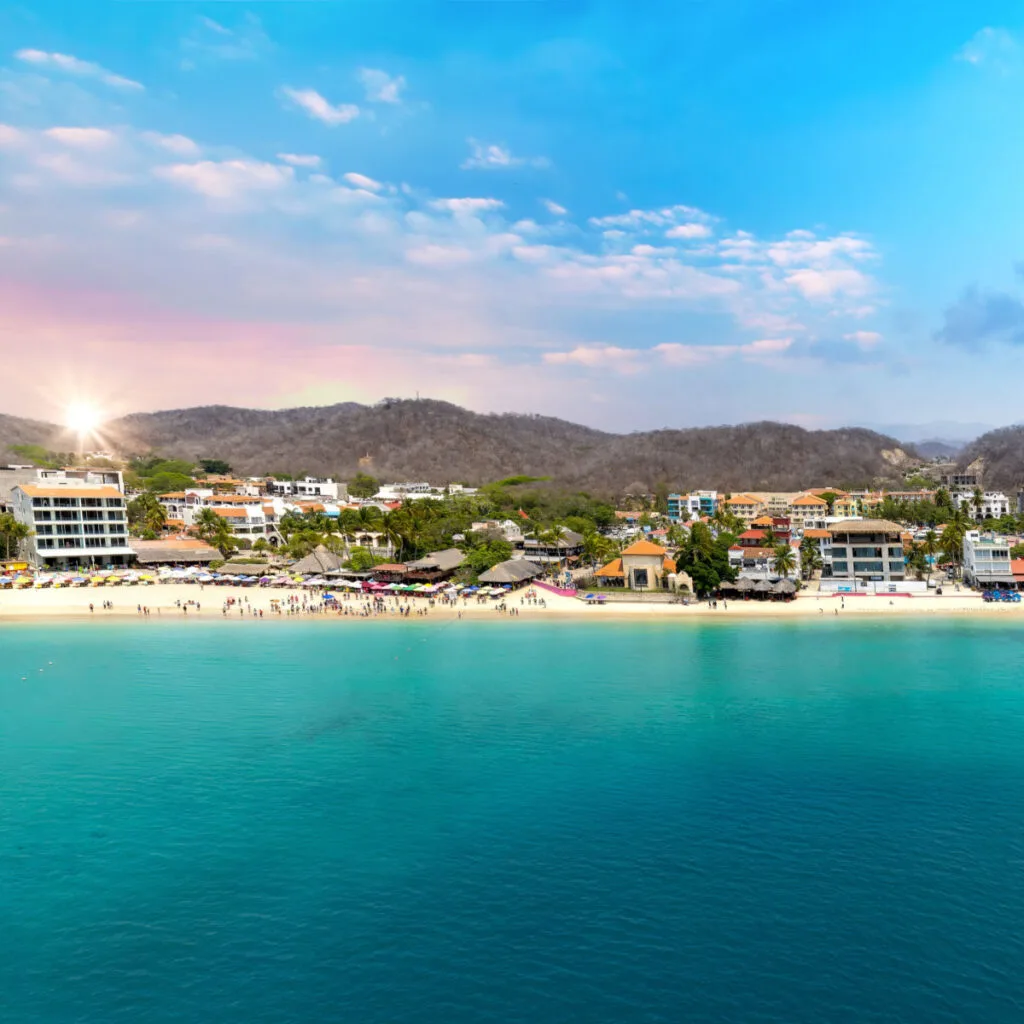 Huatulco-Mexico-coastline-on-nice-day