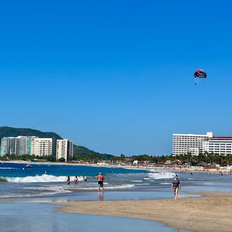 Playa El Pelmar in Ixtapa-Zihuatanejo