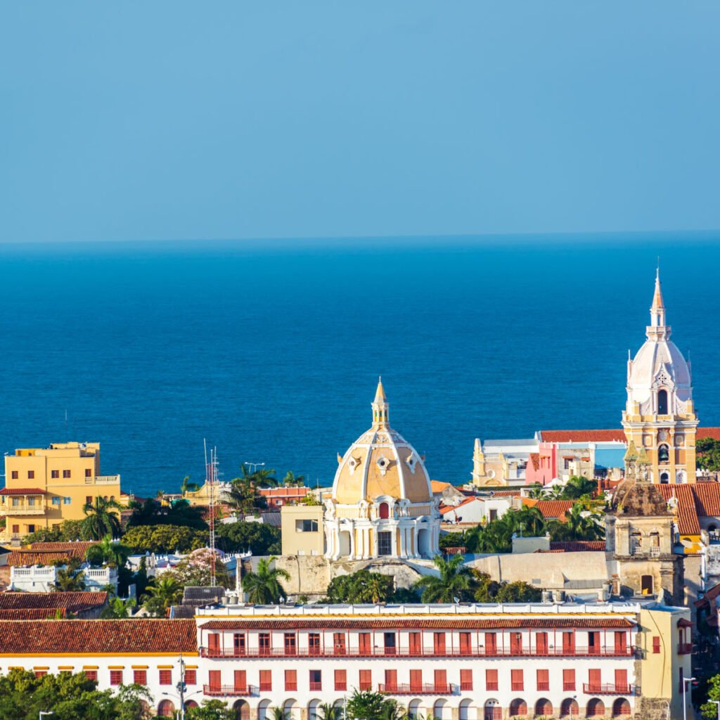 Bâtiments coloniaux de Cartagina qui ont été retirés par la mer des Caraïbes