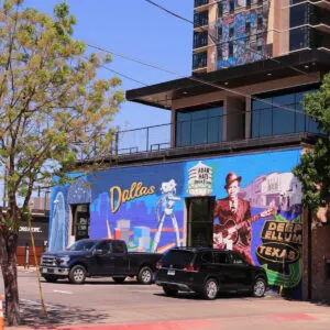 Dallas mural in Deep Ellem district