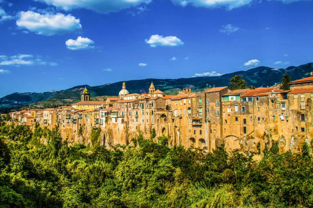 Hidden Gem Unveiled! This City In Italy Offers Cheap Prices & Ancient Sights