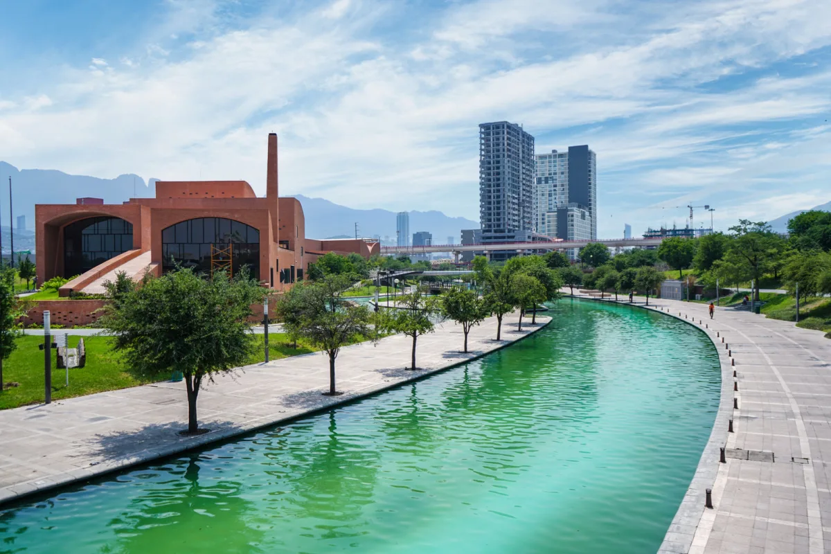 Paseo Santa Lucia, Monterrey, MX