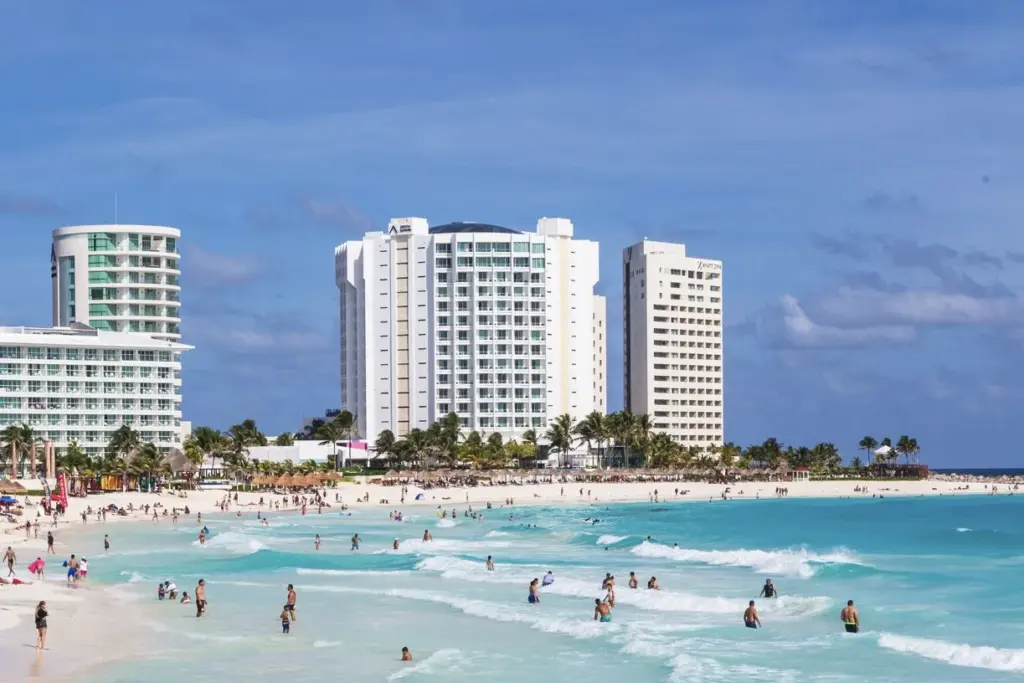 Cancun & Riviera Maya Declared Safe For Swimming After Nationwide Inspection Of 2300 Beaches Swimming in hotel zone