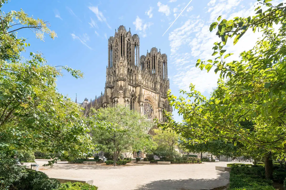 The Mini Paris! This Medieval City Less Than An Hour Away Has Fewer Crowds Notre-Dame de Reims Cathedral In France
