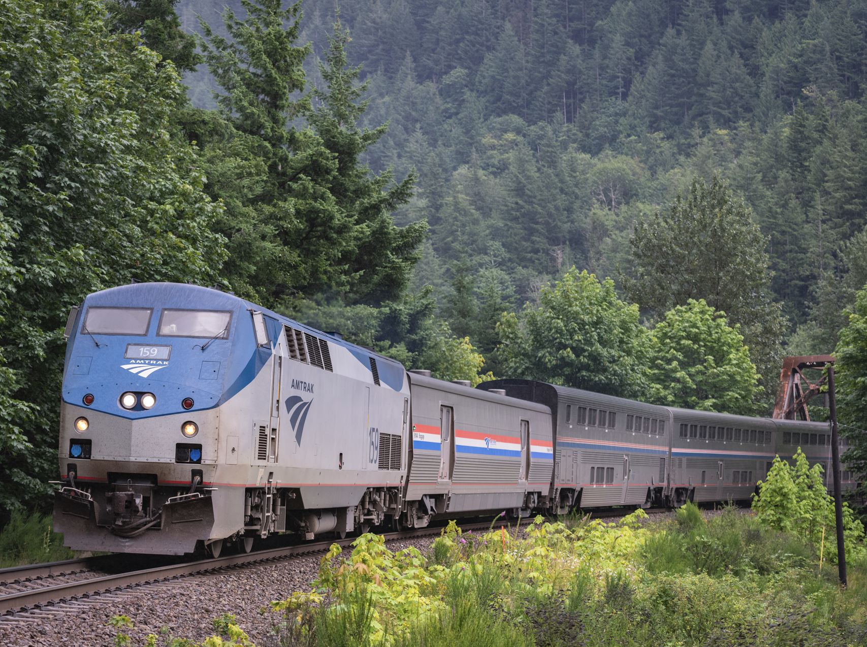 These Are The Top 5 Overnight Sleeper Trains In The U.S. This Fall Amtrak sleeper train