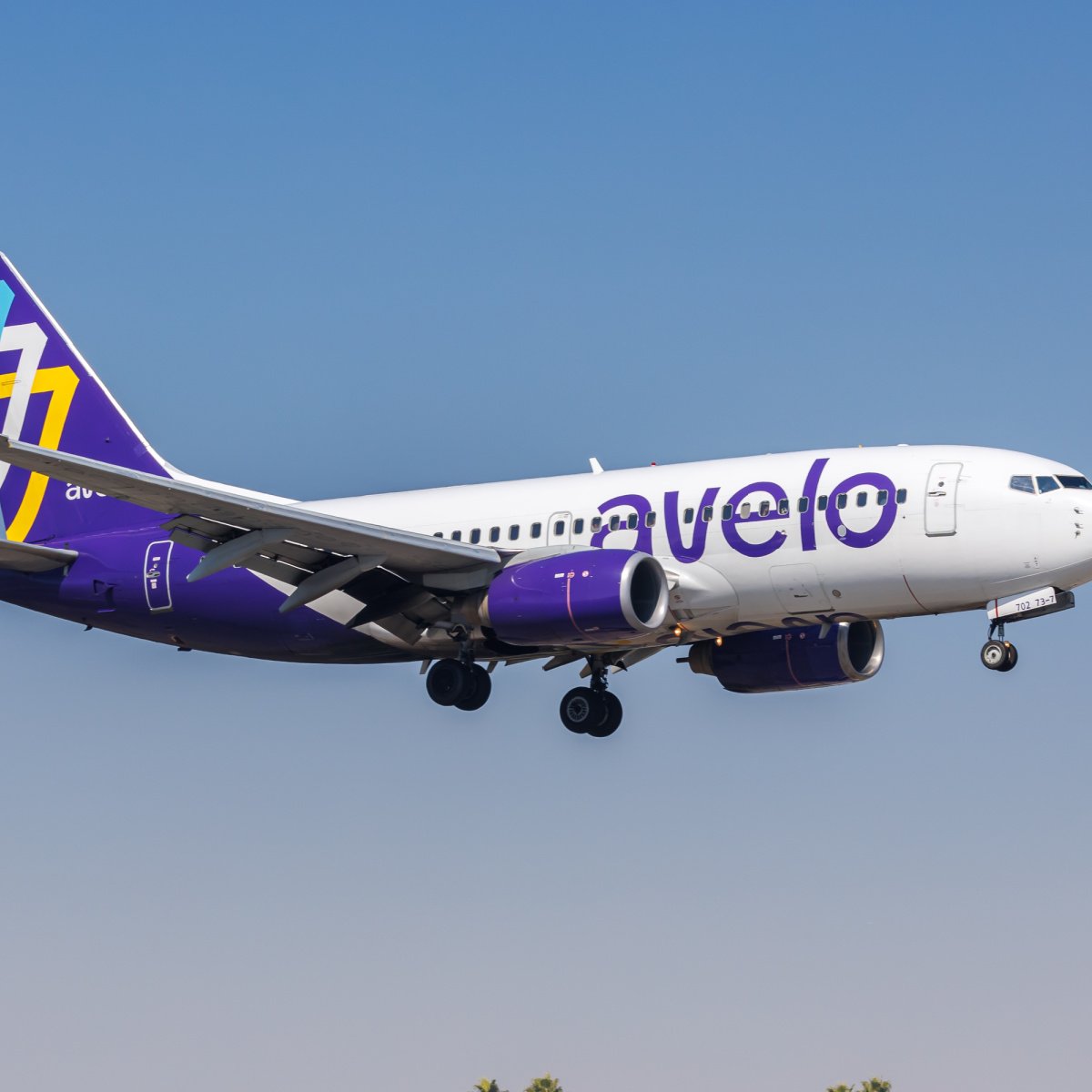 2 US Cities Launching First Ever Flights To Popular Beach Destinations Avelo plane flying