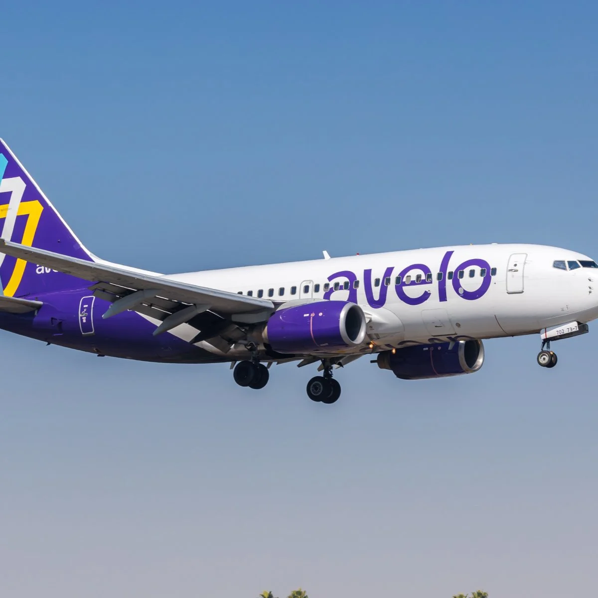 Avelo plane flying