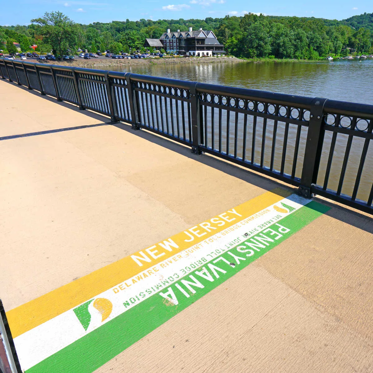 NJ-PA state line on bridge over Delaware River