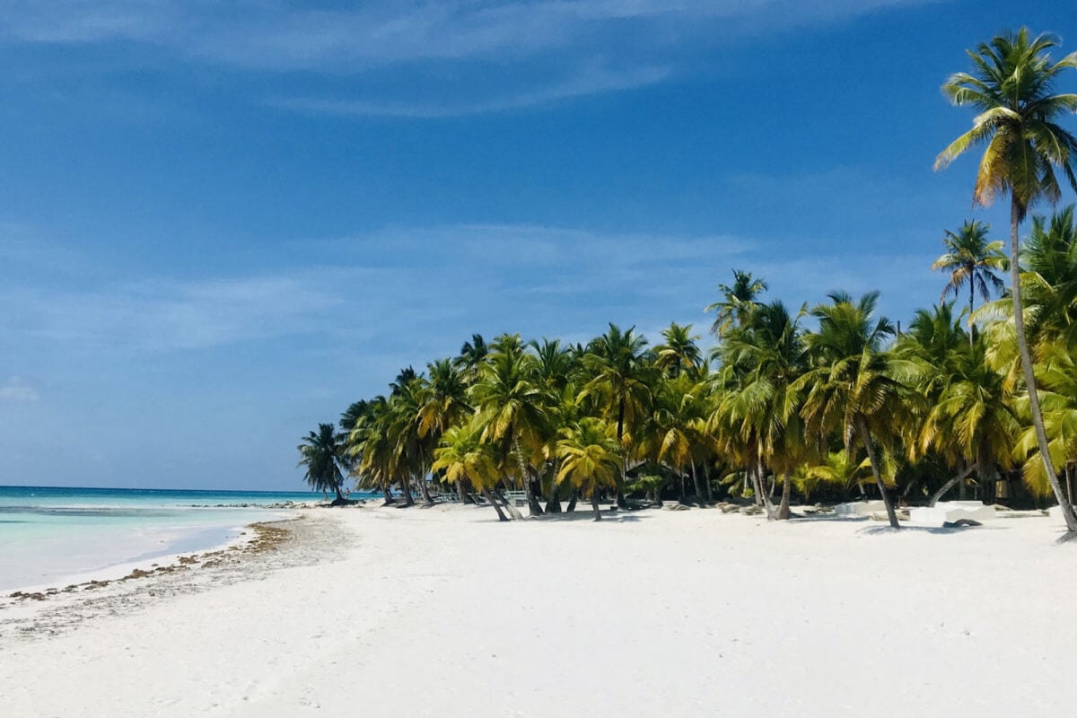 White sand beach in San Blas, Panama