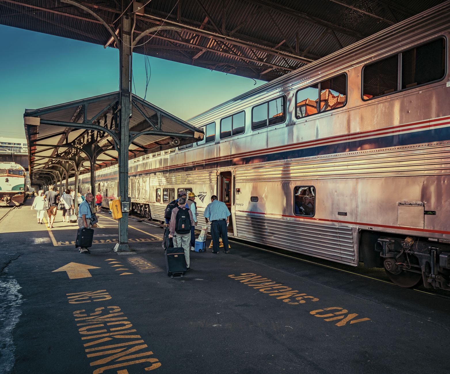 These Are The Top 5 Overnight Sleeper Trains In The U.S. This Fall coast Starlight