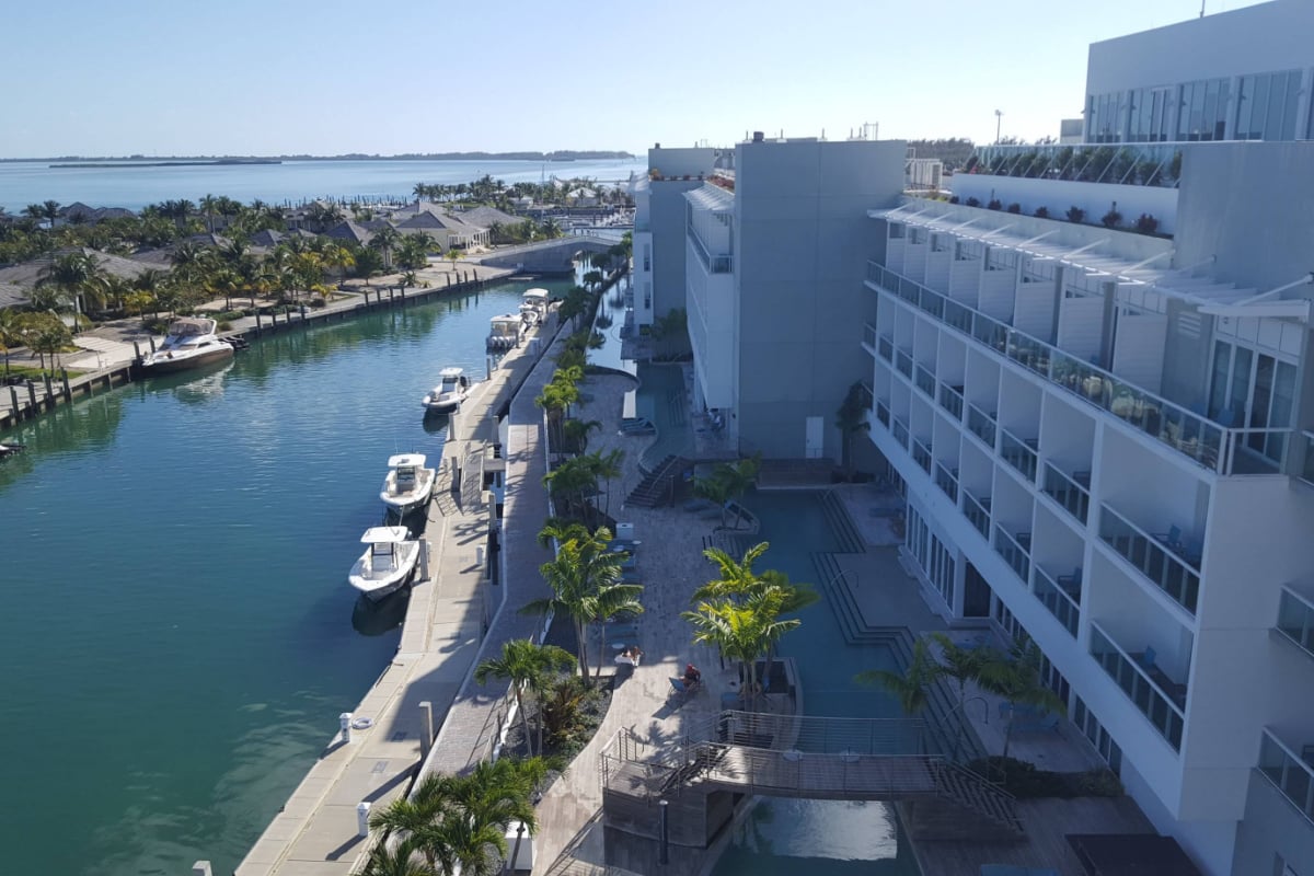 Bimini : Bahamas - Resorts World Hilton Hotel View from Infinity Pool