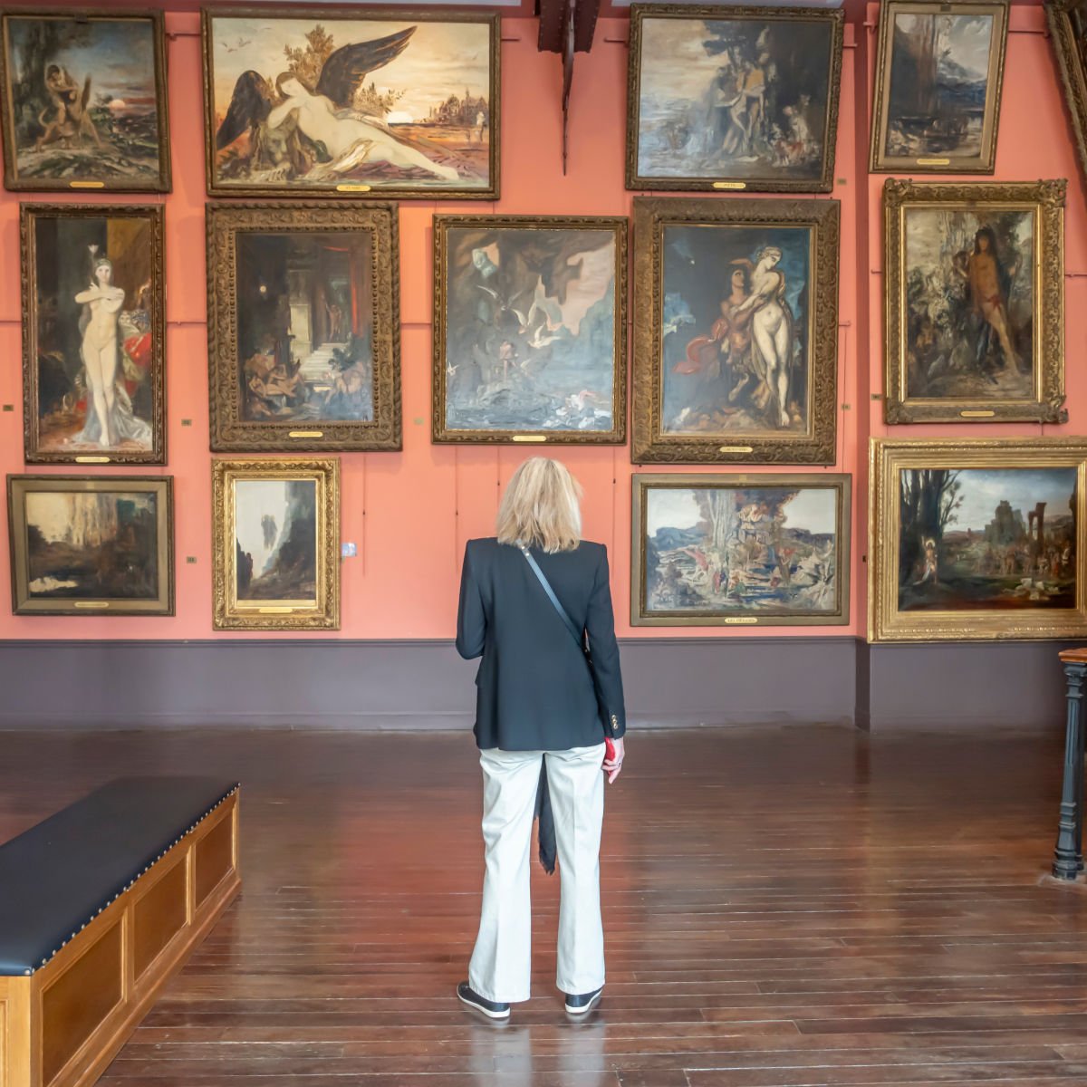 Art exhibit in Paris