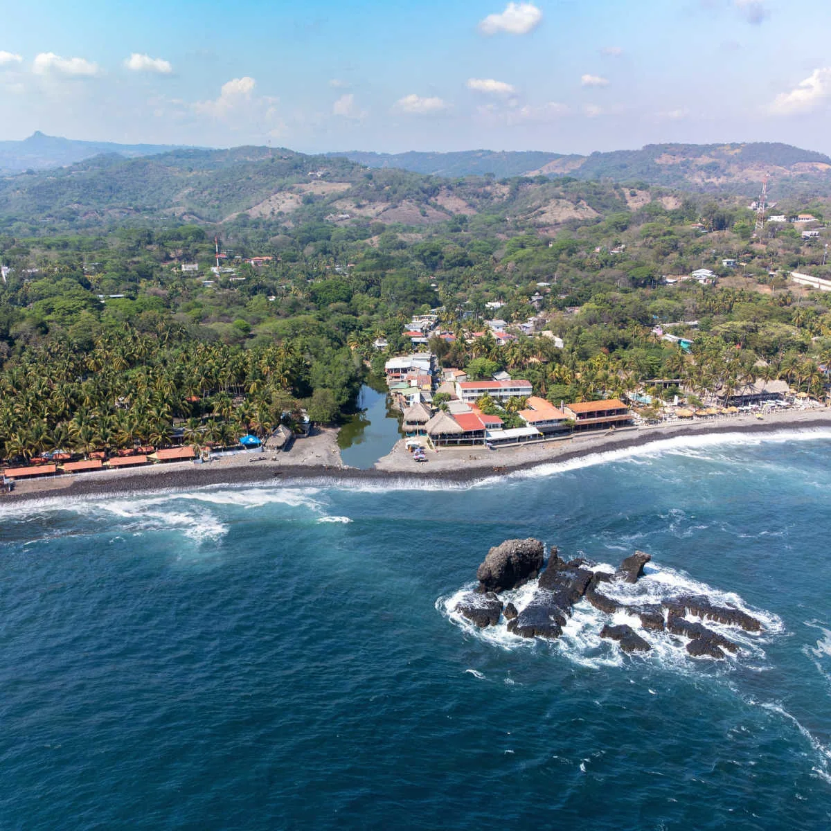 Coastal town of El Tunco, El Salvador