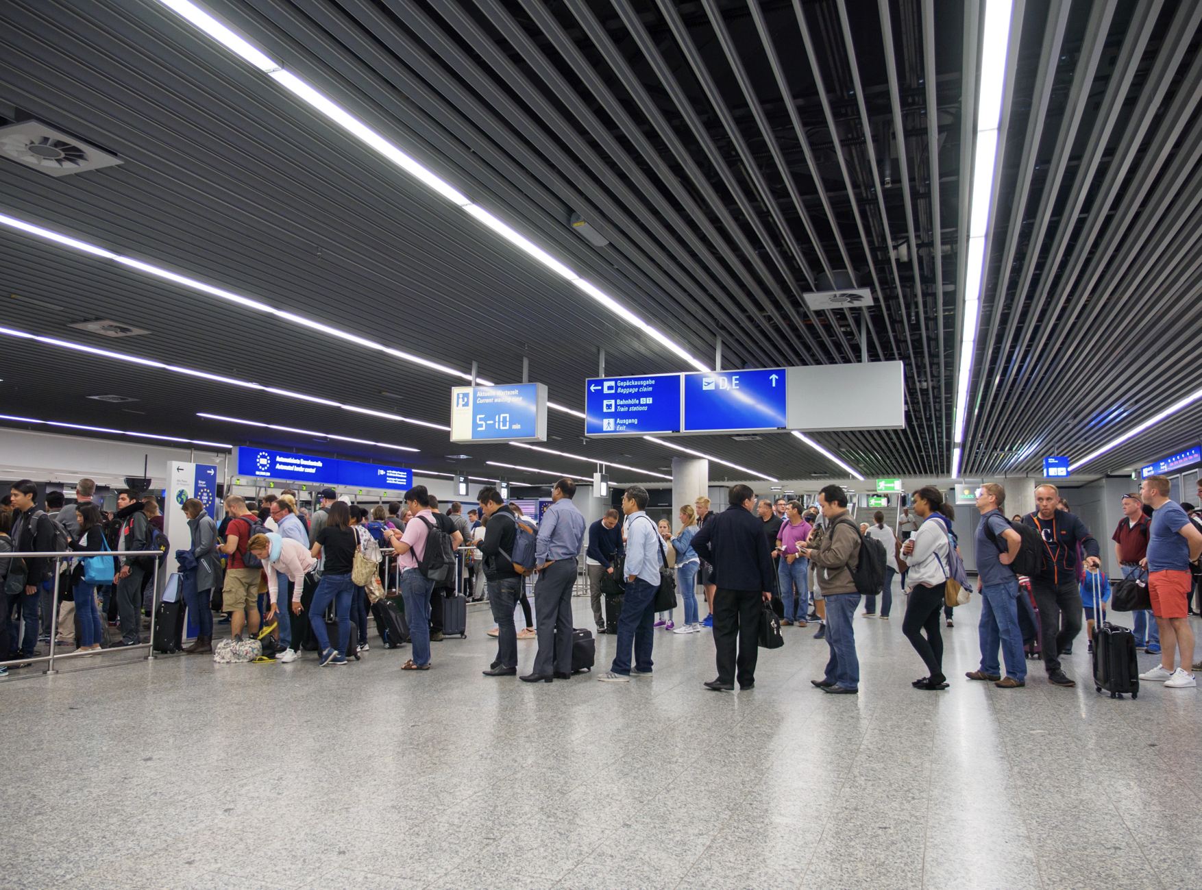 Line ups in Frankfurt