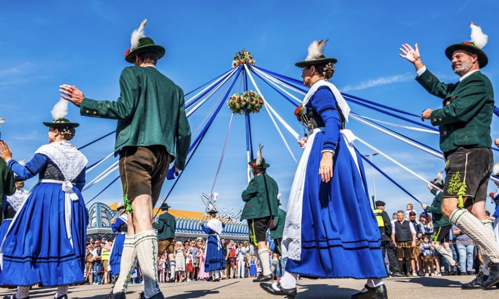 Oktoberfest Germany begins with parade