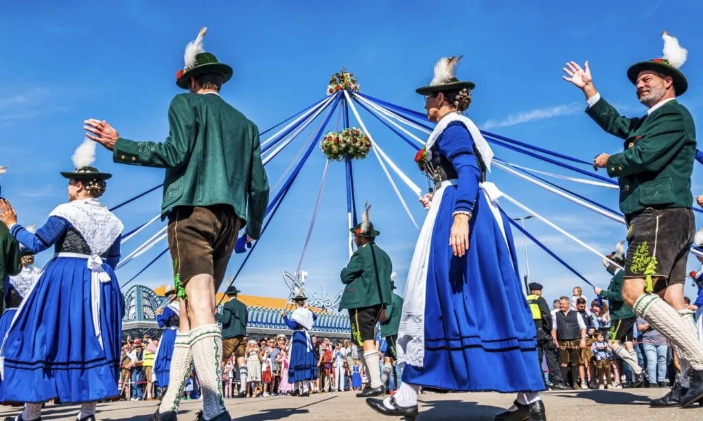 Oktoberfest Germany begins with parade
