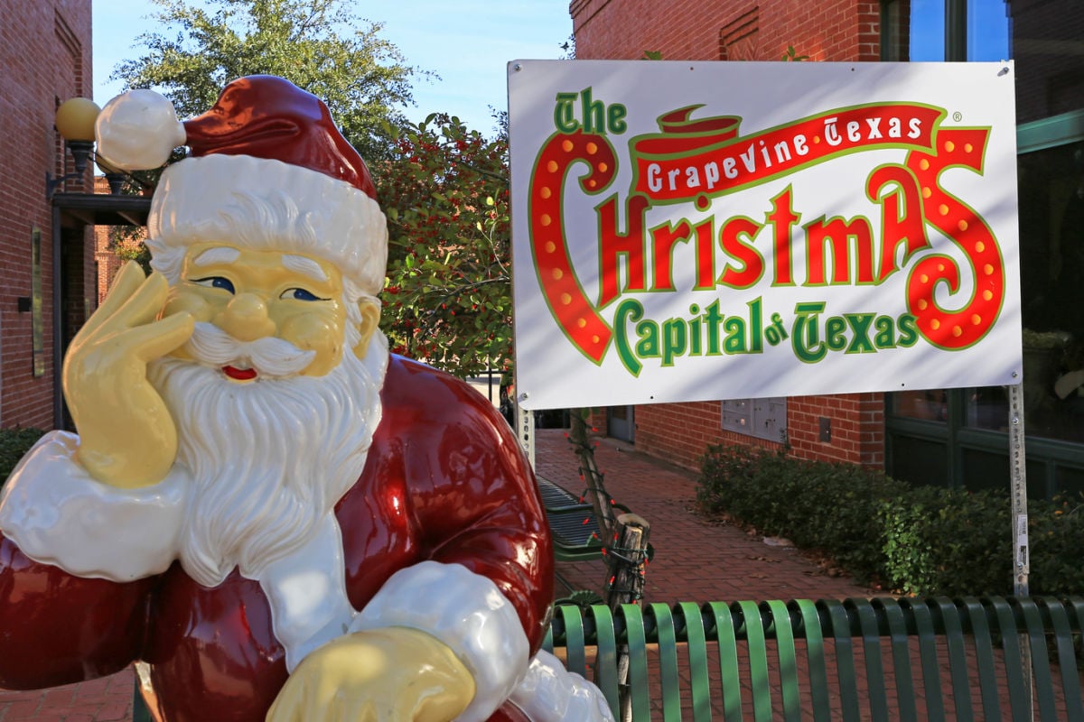 Santa Claus landmark in Grapevine, TX