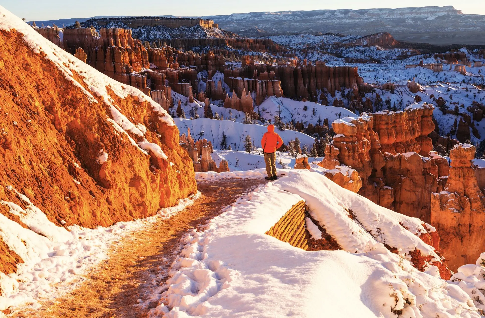 Hike in the Bryce Canyon National park winter