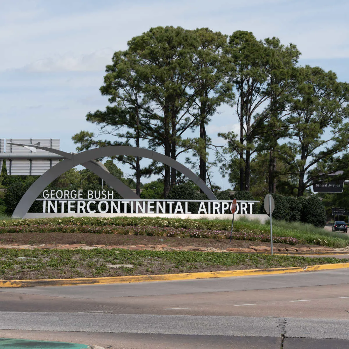 IAH airport welcome sign