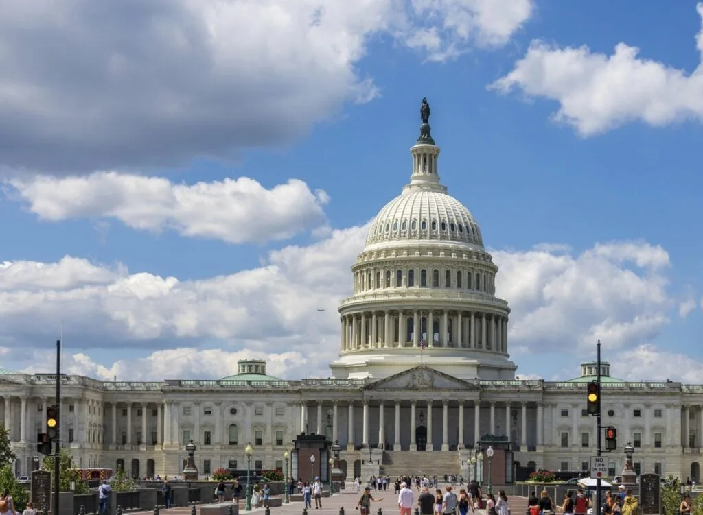 Washington DC captial building with tourists