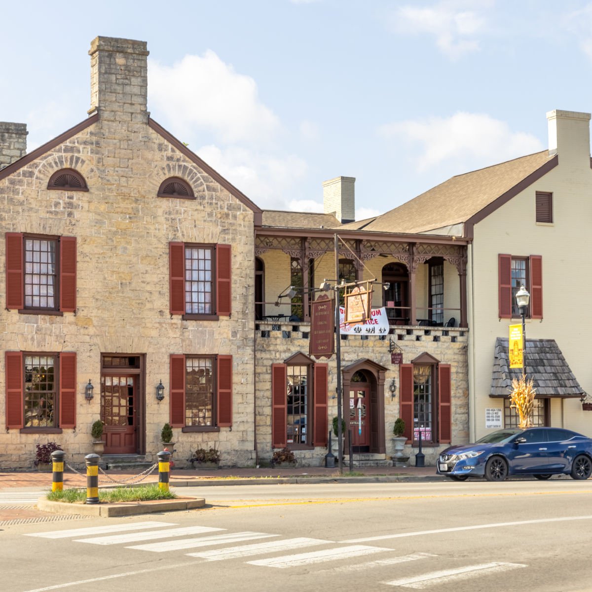 Old Talbott Tavern was built in 1779 - Bardstown, KY