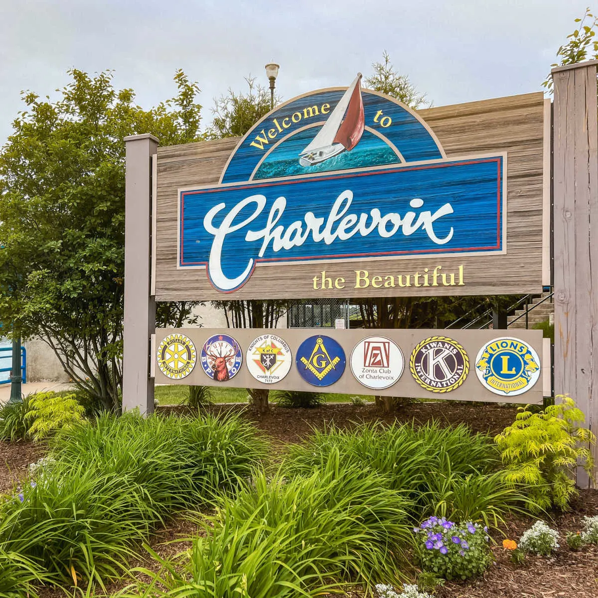 Welcome to Charlevoix, MI sign