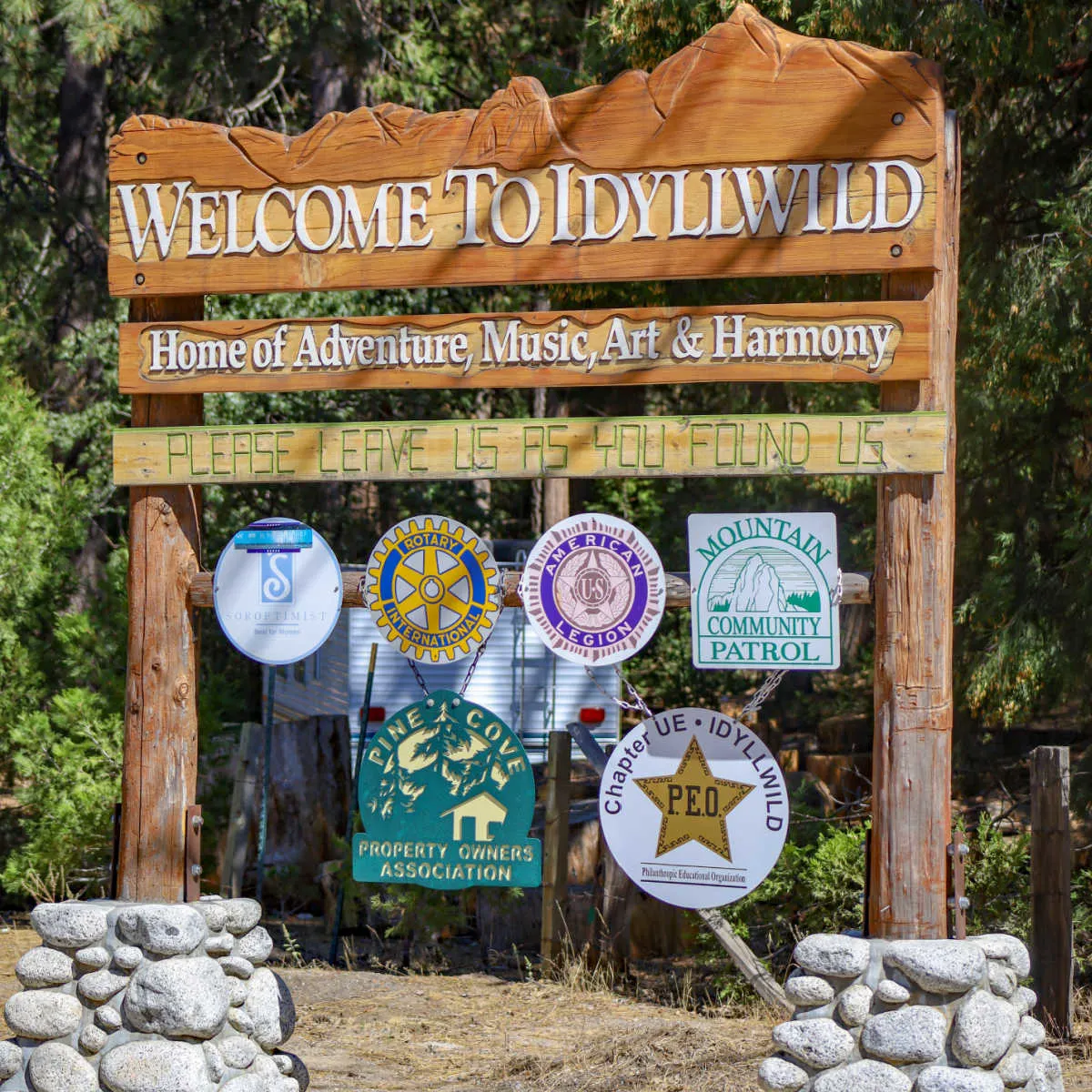 Welcome to Idyllwild sign