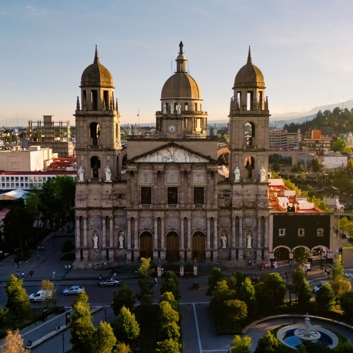 মেক্সিকোর টোলুকা শহরের কেন্দ্রস্থলে ক্যাথেড্রাল