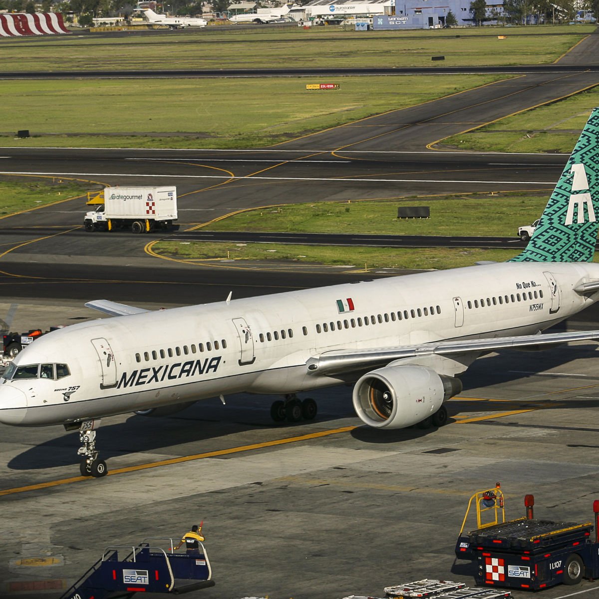 Mexicana plane