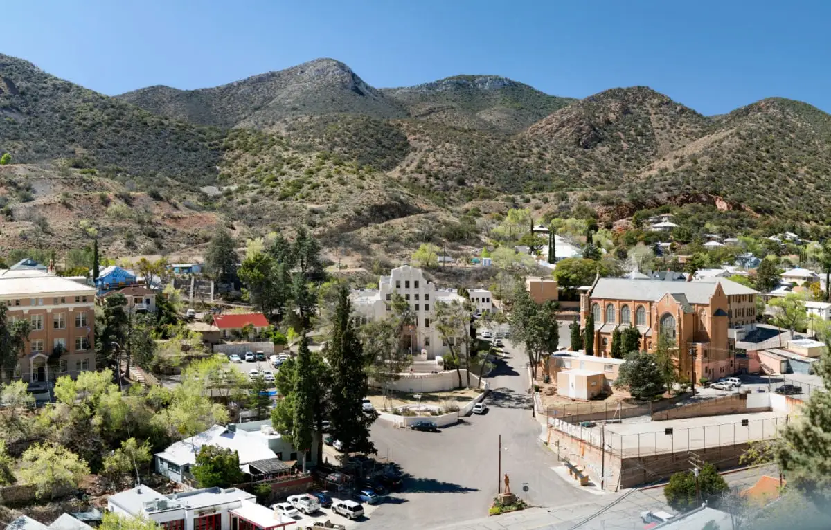 The mining town of Bisbee, AZ tucked in the hills