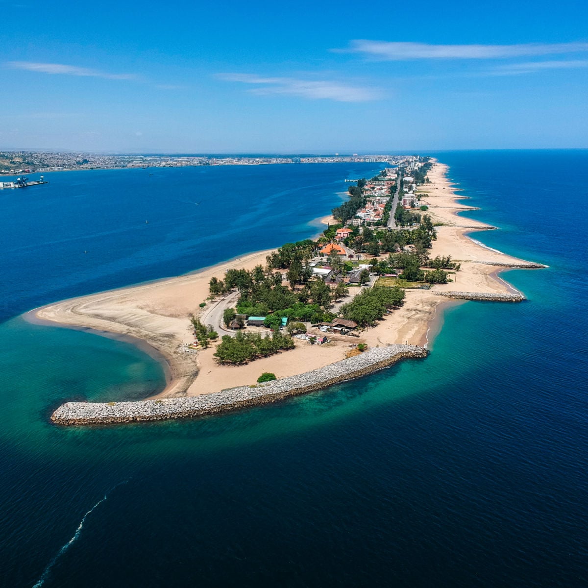 Restinga in Lobito, Angola