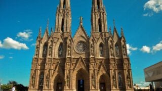 This Secret Colonial City In Mexico Has Cheap Prices & Beautiful Buildings