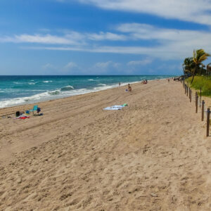 Crowd-free beach in Dania Beach, Florida